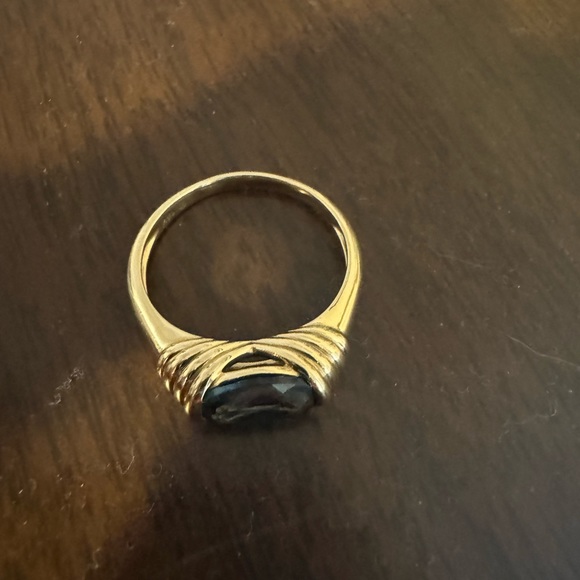 Mejuri Heirloom Ring Blue Topaz - Picture 5 of 5